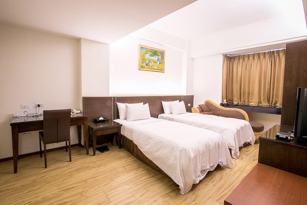 หวงซิน บิสซิเนส โฮเทล - จุงกัง Hotel ไถจง ภายนอก รูปภาพ