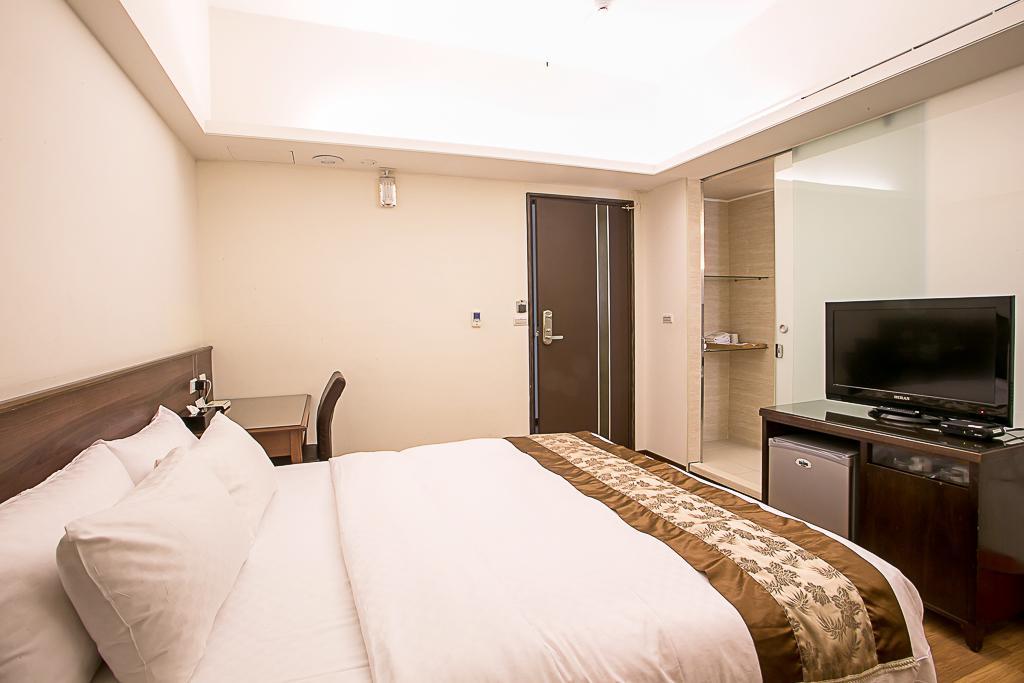 หวงซิน บิสซิเนส โฮเทล - จุงกัง Hotel ไถจง ภายนอก รูปภาพ